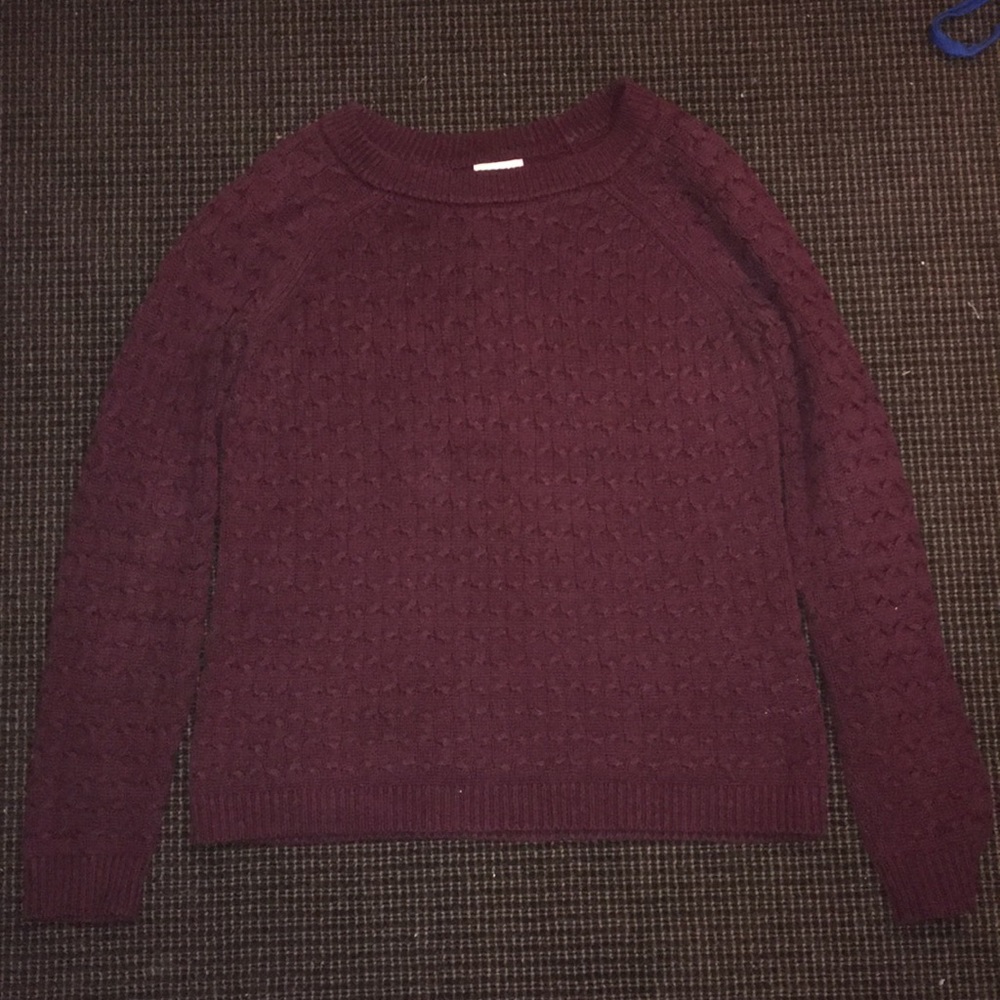 Maroon knit sweater